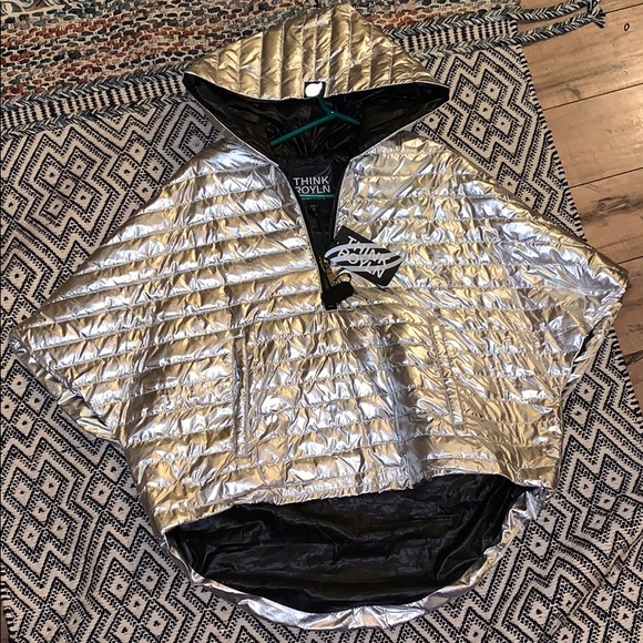 *Rare Find | cropped hi-low poncho silver color - Picture 4 of 16